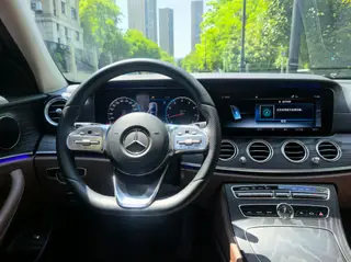 Mercedes-Benz E-Class 2019 Reforma E 300 L Tipo de moda deportiva interior foto 9