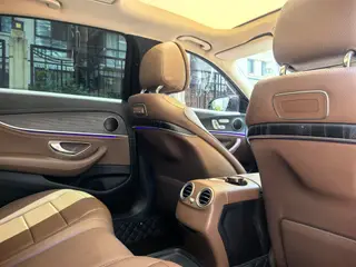 Mercedes-Benz E-Class 2019 Reforma E 300 L Tipo de moda deportiva interior foto 10