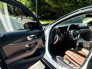 Mercedes-Benz E-Class 2019 Reforma E 300 L Tipo de moda deportiva interior foto 11