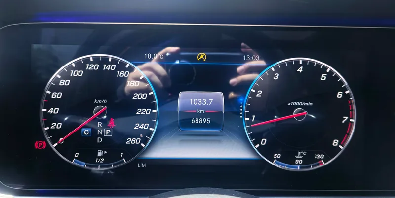 Mercedes-Benz E-Class 2019 Reforma E 300 L Tipo de moda deportiva interior foto 16