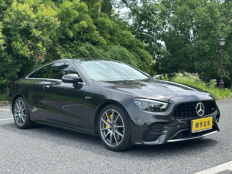 Mercedes-Benz E-Class (Imported) 2023 E 300 Coupé exterior foto 3