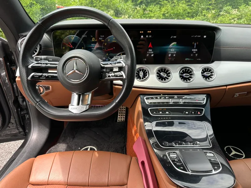 Mercedes-Benz E-Class (Imported) 2023 E 300 Coupé interior foto 11