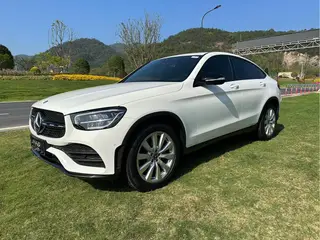 Mercedes-Benz GLC Coupe 2020 GLC 260 4MATIC coupe SUV exterior photo 1