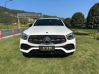 Mercedes-Benz GLC Coupe 2020 GLC 260 4MATIC coupe SUV exterior photo 3