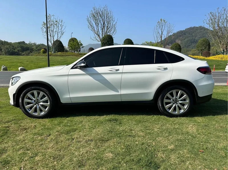 Mercedes-Benz GLC Coupe 2020 GLC 260 4MATIC coupe SUV exterior photo 4