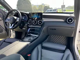 Mercedes-Benz GLC Coupe 2020 GLC 260 4MATIC coupe SUV interior photo 12