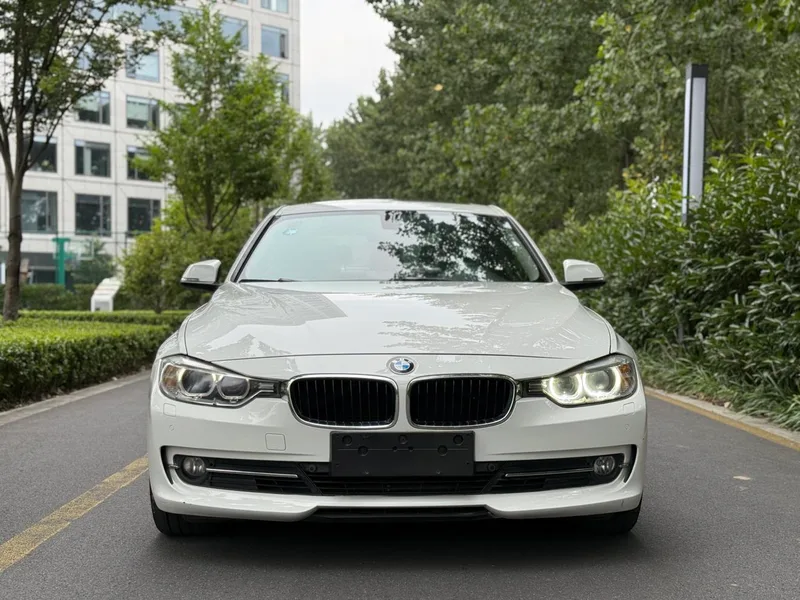 BMW 3 Series 2015 320Li Fashionable exterior photo 2