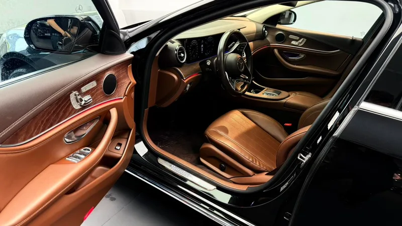 Mercedes-Benz E-Class 2021 E 300 L Fashionable Passenger car interior photo 14