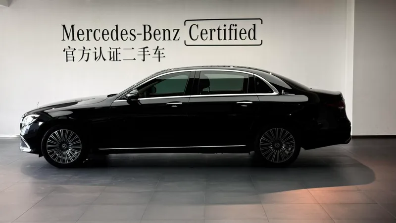 Mercedes-Benz E-Class 2021 E 300 L Fashionable Passenger car interior photo 15