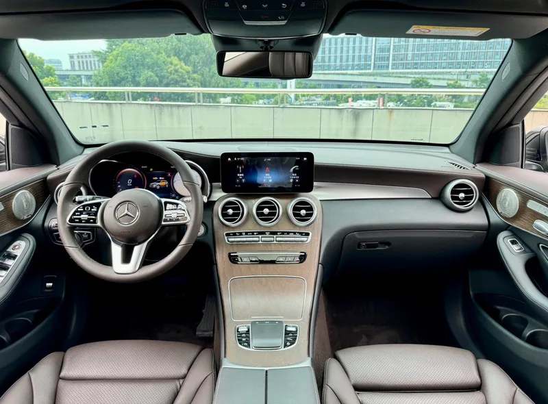 Mercedes-Benz GLC 2022 GLC 300 L 4MATIC Luxury type interior photo 7