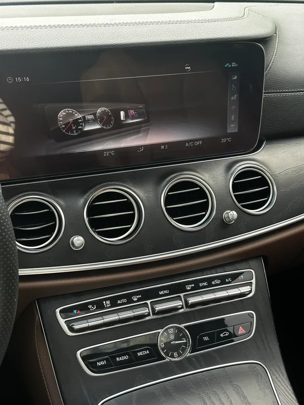 Mercedes-Benz E-Class 2018 Модификация E 200 L Спортивный интерьер фото 13