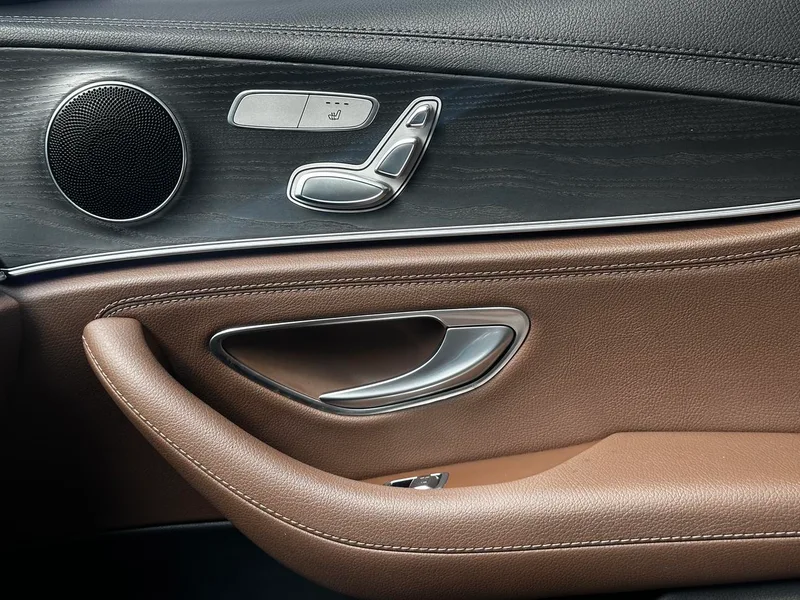 Mercedes-Benz E-Class 2018 Модификация E 200 L Спортивный интерьер фото 16