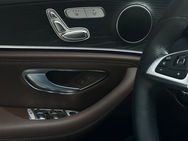 Mercedes-Benz E-Class 2018 Модификация E 200 L Спортивный интерьер фото 17