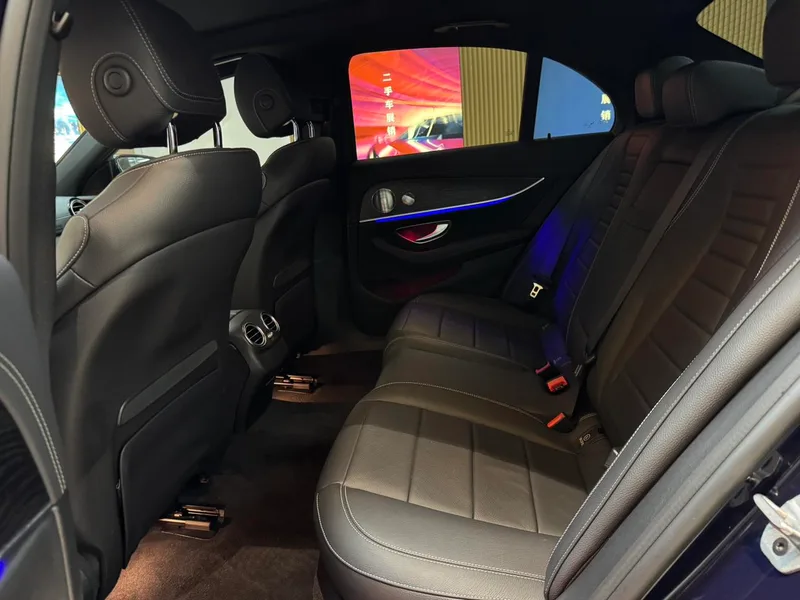 Mercedes-Benz E-Class (Imported) 2021 E 300 Version sportive intérieur photo 12