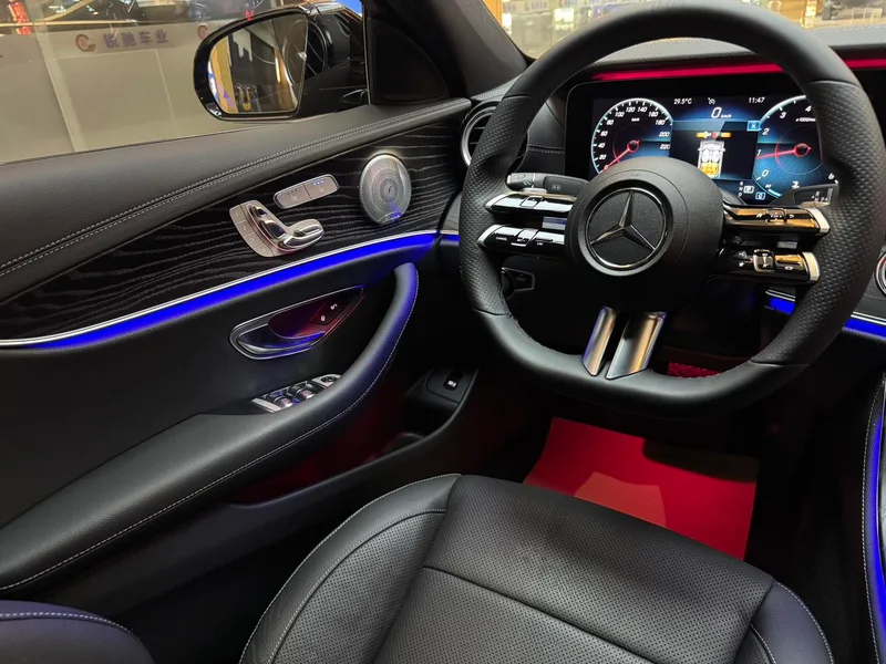 Mercedes-Benz E-Class (Imported) 2021 E 300 Version sportive intérieur photo 17