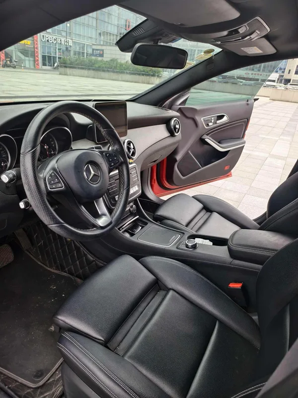 Mercedes-Benz CLA 2017 CLA 200 Fashionable interior photo 8