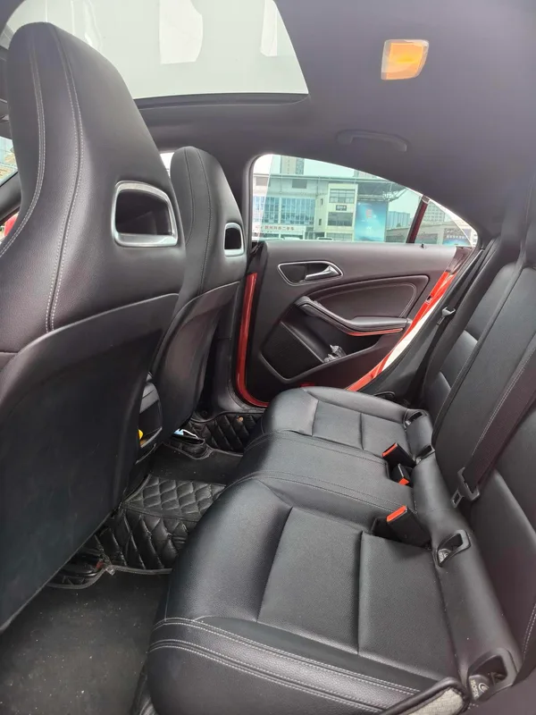 Mercedes-Benz CLA 2017 CLA 200 Fashionable interior photo 10