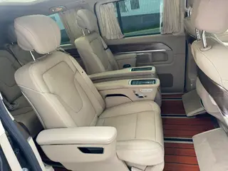 Mercedes-Benz V-Class 2020 V 260 Premium Edition interior photo 19