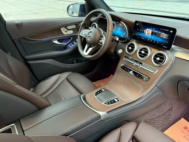 Mercedes-Benz GLC 2020 GLC 300 L 4MATIC Dinámico interior foto 6