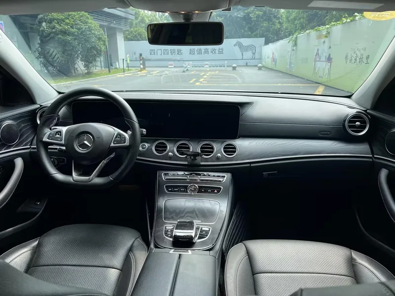 Mercedes-Benz E-Class 2018 Restyling E 300 L Sports fashion type interior photo 6