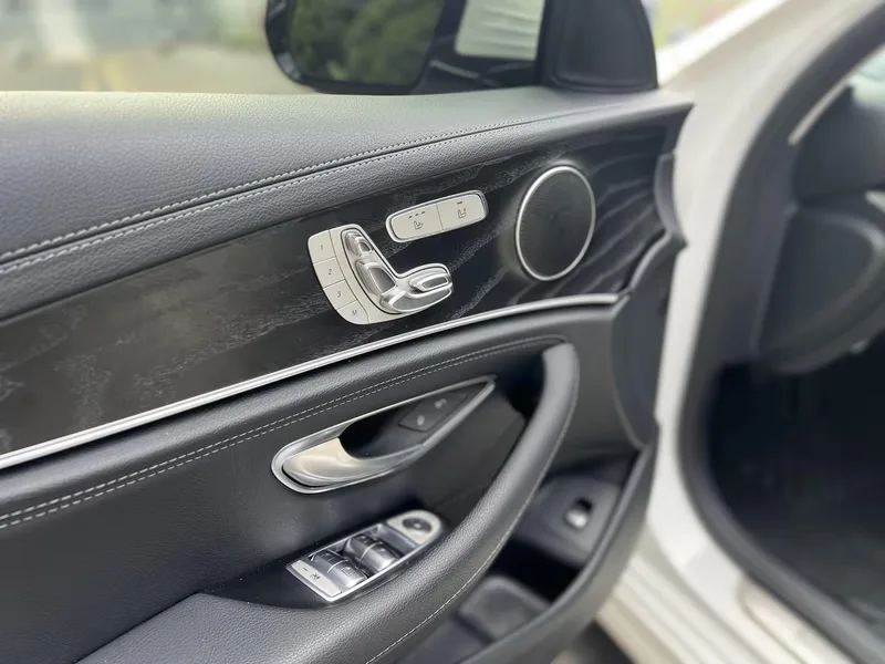 Mercedes-Benz E-Class 2018 Restyling E 300 L Sports fashion type interior photo 9