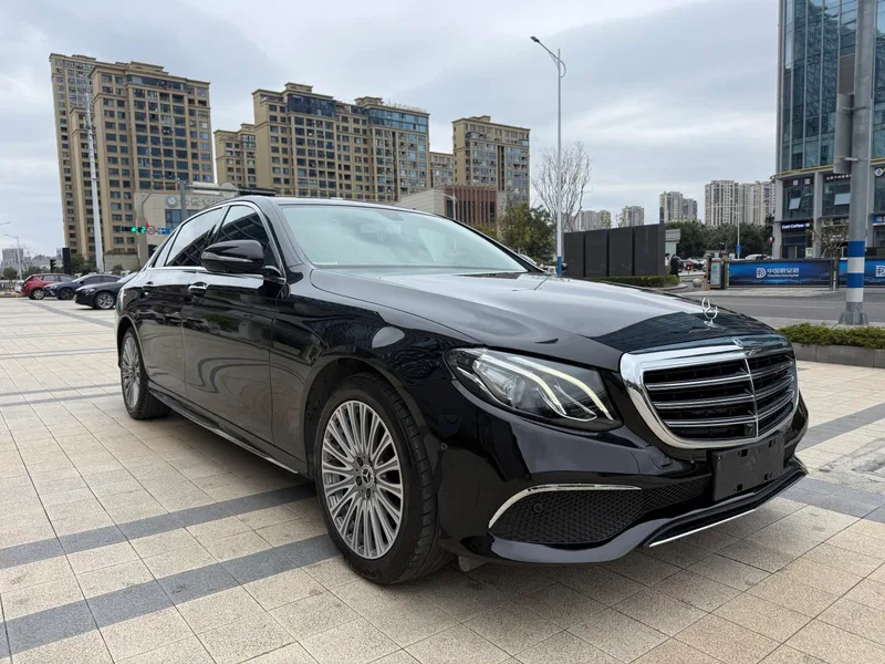 Mercedes-Benz E-Class 2019 E 300 L Fashionable exterior photo 3