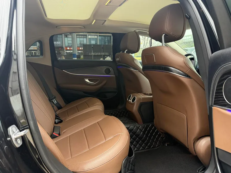 Mercedes-Benz E-Class 2019 E 300 L Fashionable interior photo 9