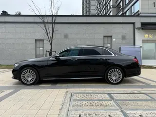 Mercedes-Benz E-Class 2019 E 300 L Fashionable interior photo 13