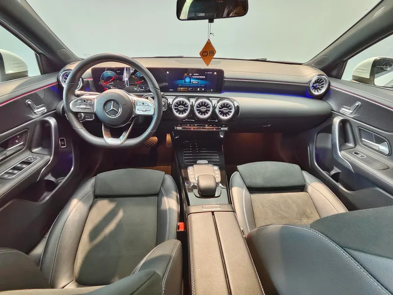 Mercedes-Benz A-Class 2021 A 200 L Sport Sedan Fashion Edition interior photo 9