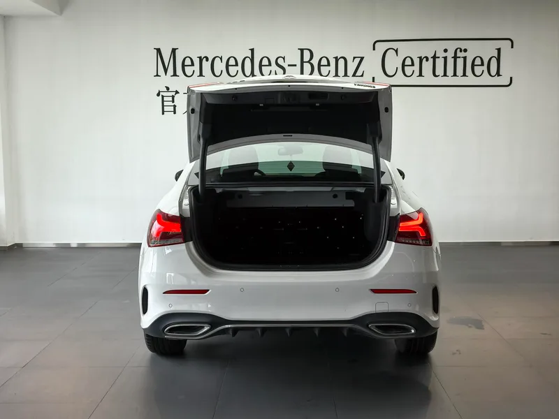 Mercedes-Benz A-Class 2021 A 200 L Sport Sedan Fashion Edition interior photo 11