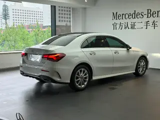 Mercedes-Benz A-Class 2021 A 200 L Sport Sedan Fashion Edition interior photo 12