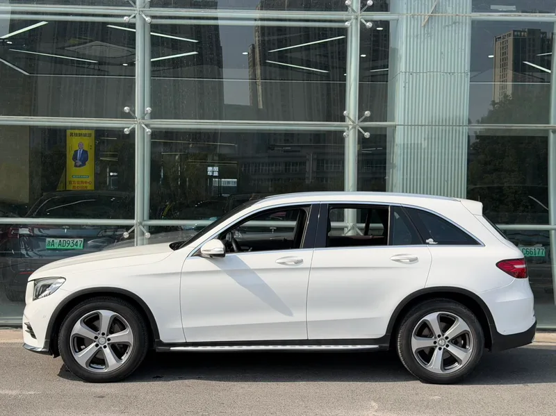 Mercedes-Benz GLC 2017 GLC 260 4MATIC De lujo exterior foto 3