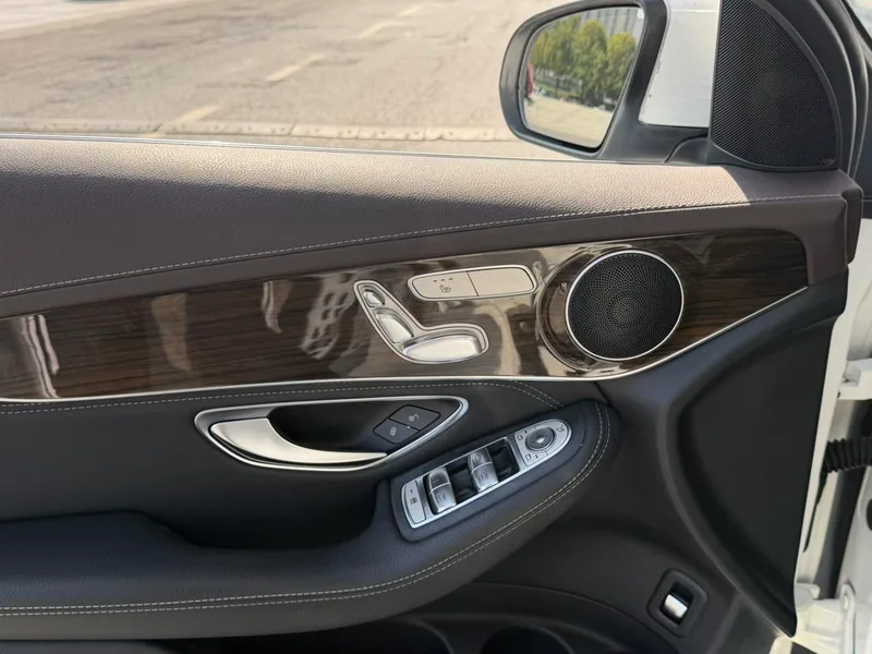 Mercedes-Benz GLC 2017 GLC 260 4MATIC De lujo interior foto 13