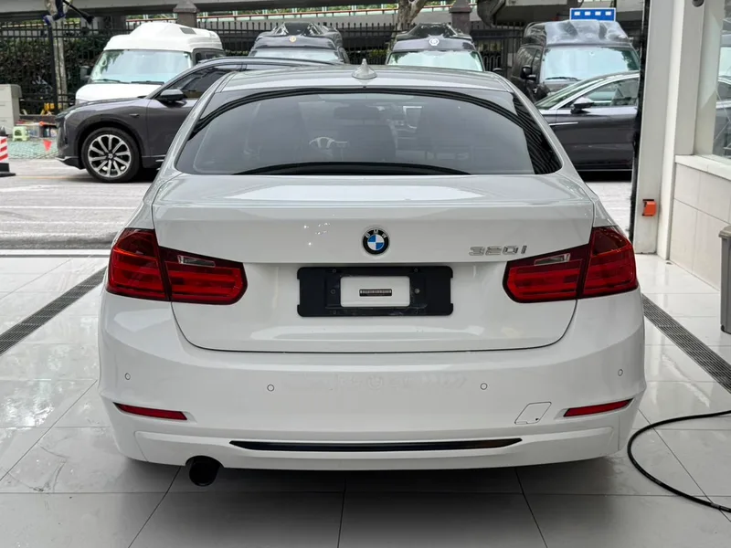 BMW 3 Series 2013 320i Спортивный дизайн набор экстерьер фото 3