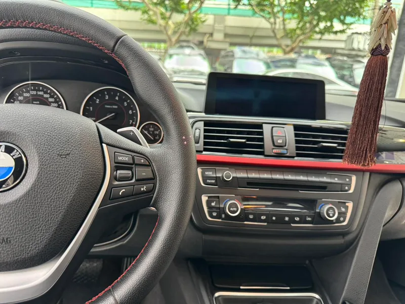 BMW 3 Series 2013 320i Спортивный дизайн набор интерьер фото 11