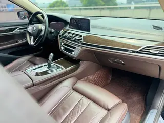 BMW 7 Series 2021 730Li Ensemble de luxe intérieur photo 8