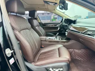 BMW 7 Series 2021 730Li Ensemble de luxe intérieur photo 9