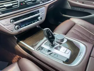 BMW 7 Series 2021 730Li Ensemble de luxe intérieur photo 11