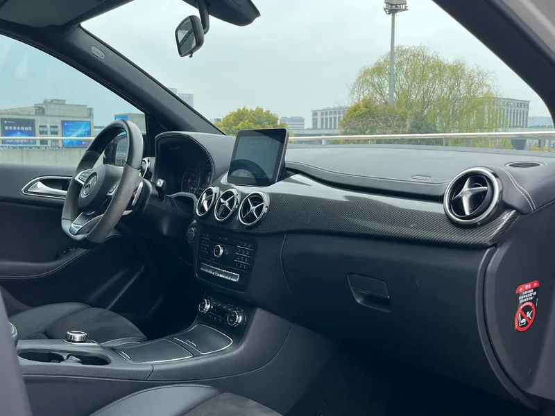 Mercedes-Benz B-Class 2017 B 200 Edición limitada polar exterior foto 10