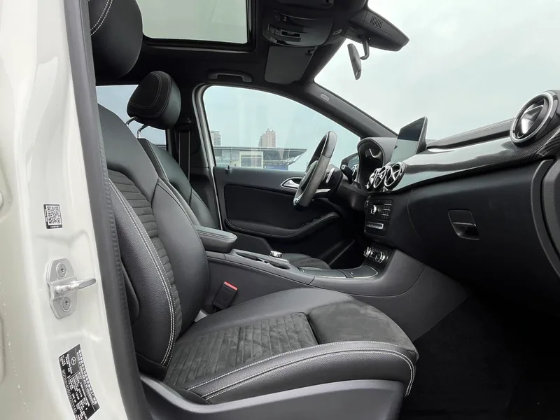 Mercedes-Benz B-Class 2017 B 200 Edición limitada polar interior foto 12