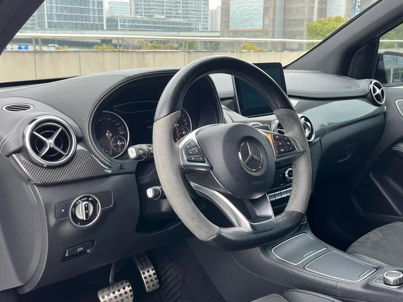 Mercedes-Benz B-Class 2017 B 200 Edición limitada polar interior foto 14