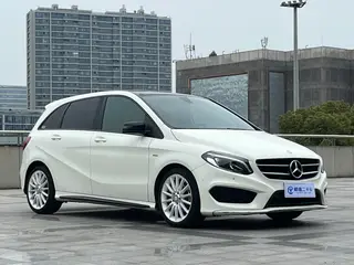 Mercedes-Benz B-Class 2017 B 200 Edición limitada polar interior foto 16