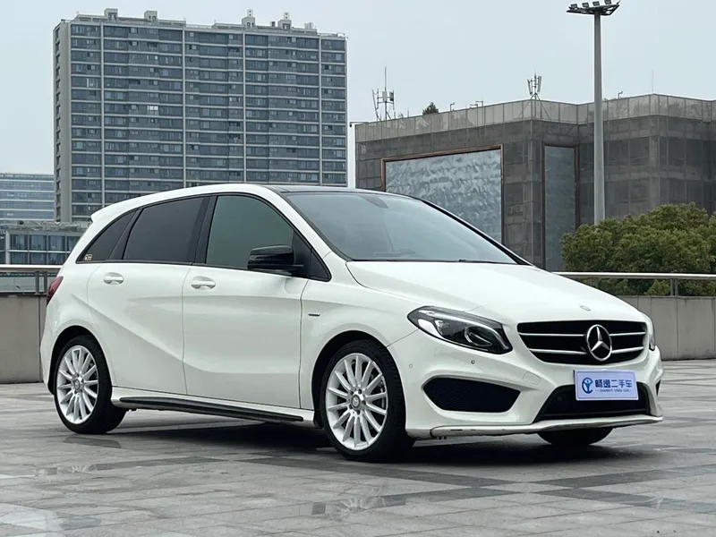 Mercedes-Benz B-Class 2017 B 200 Edición limitada polar interior foto 16