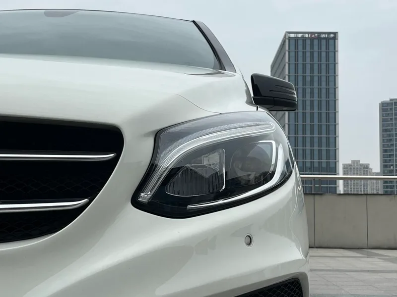 Mercedes-Benz B-Class 2017 B 200 Edición limitada polar interior foto 19