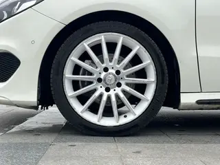 Mercedes-Benz B-Class 2017 B 200 Edición limitada polar interior foto 20