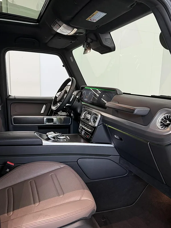 Mercedes-Benz G-Class 2024 G 500 intérieur photo 11