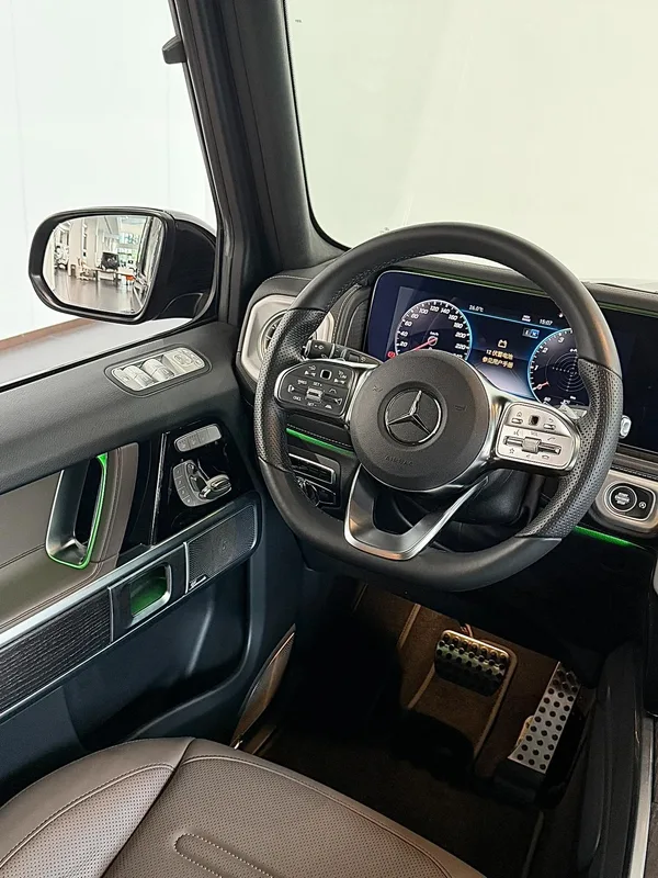 Mercedes-Benz G-Class 2024 G 500 intérieur photo 12