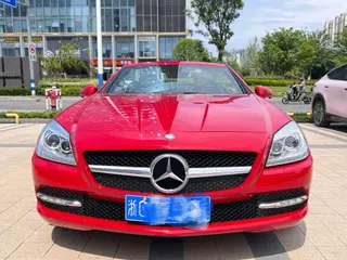 Mercedes-Benz SLK-Class 2011 SLK 200 Fashionable exterior photo 2