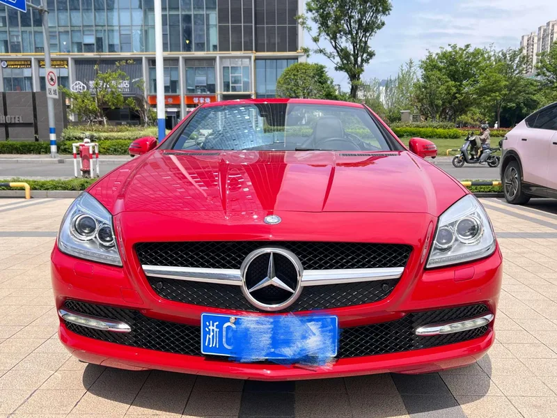 Mercedes-Benz SLK-Class 2011 SLK 200 Fashionable exterior photo 2