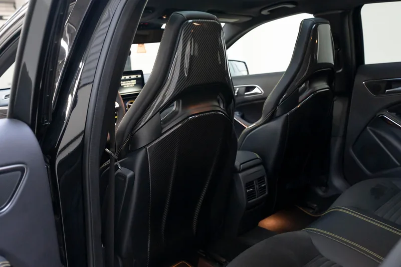 Mercedes-Benz Mercedes-AMG A-Class 2017 AMG A 45 4MATIC Edición limitada Dark Night Thunder interior foto 11